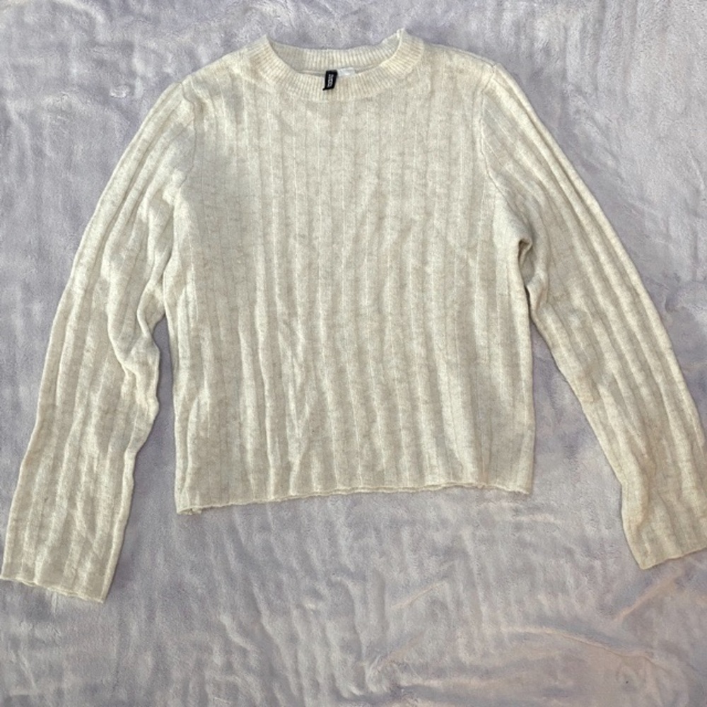 H&M, Size Medium, Cream